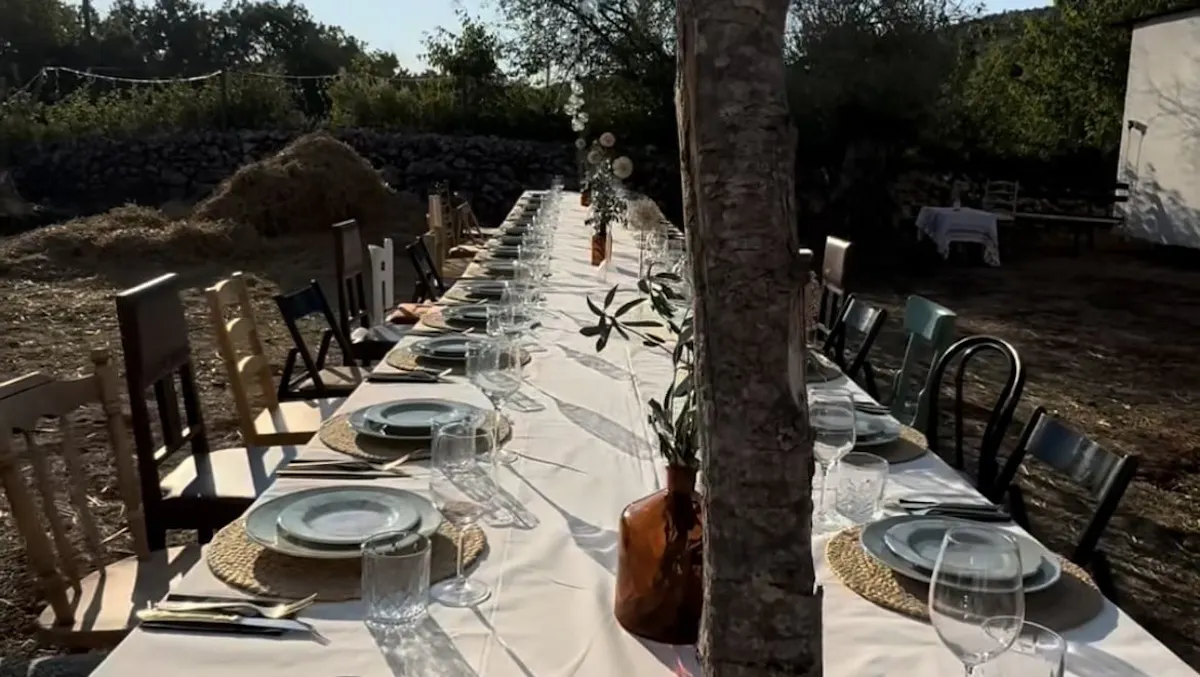 Dalmatian heritage farmhouse tour with ceramic workshop and mezze