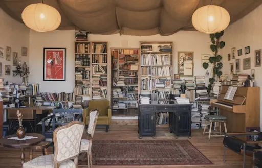 Dalmatian heritage farmhouse tour with ceramic workshop and mezze