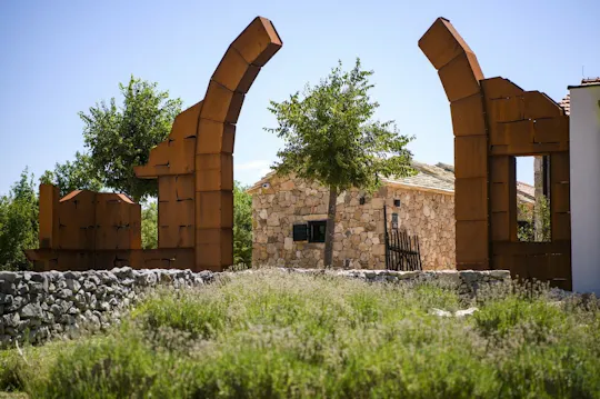 Excursión de un día completo en grupo reducido por Dalmacia al museo rural Etnoland