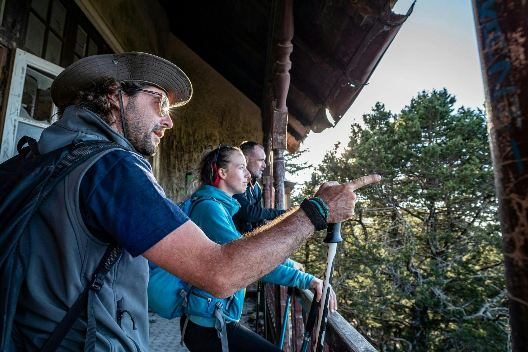 Hiking experience in Salakos with a certified guide