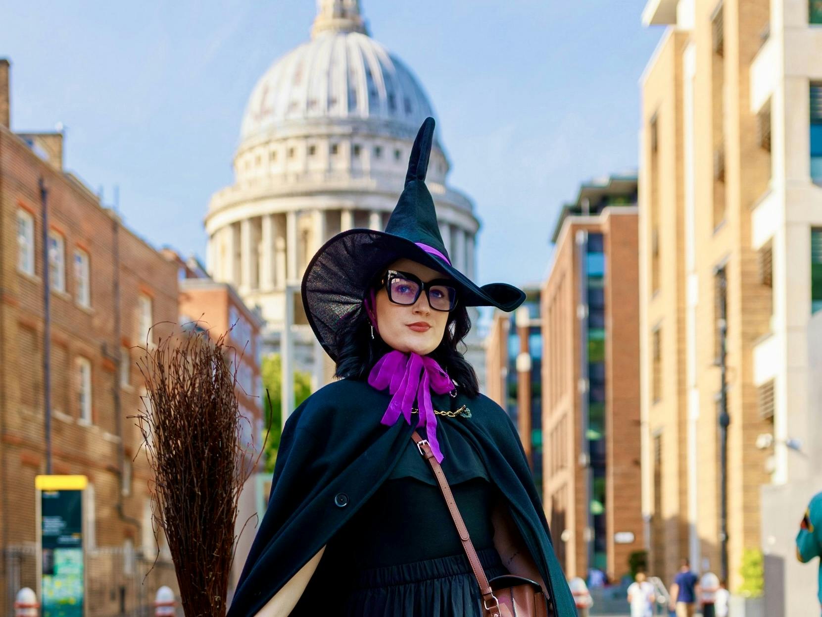 London witches and history walking tour