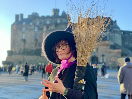Edinburgh witches and haunted history old town walking tour