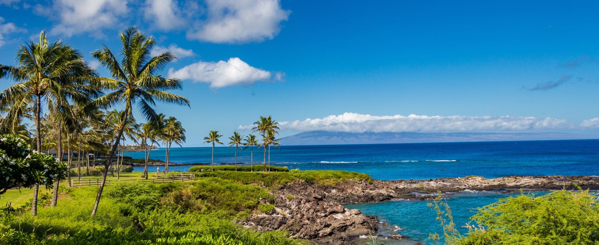 Audio-guided driving tour of Maui Island