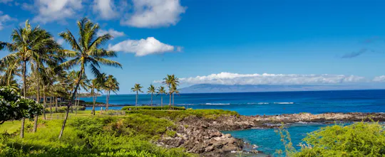 Audio-guided driving tour of Maui Island
