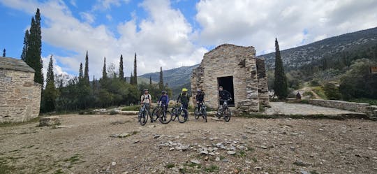 Passeio de bicicleta elétrica em Atenas: Monte Hymettus e Mosteiro de Kaisariani