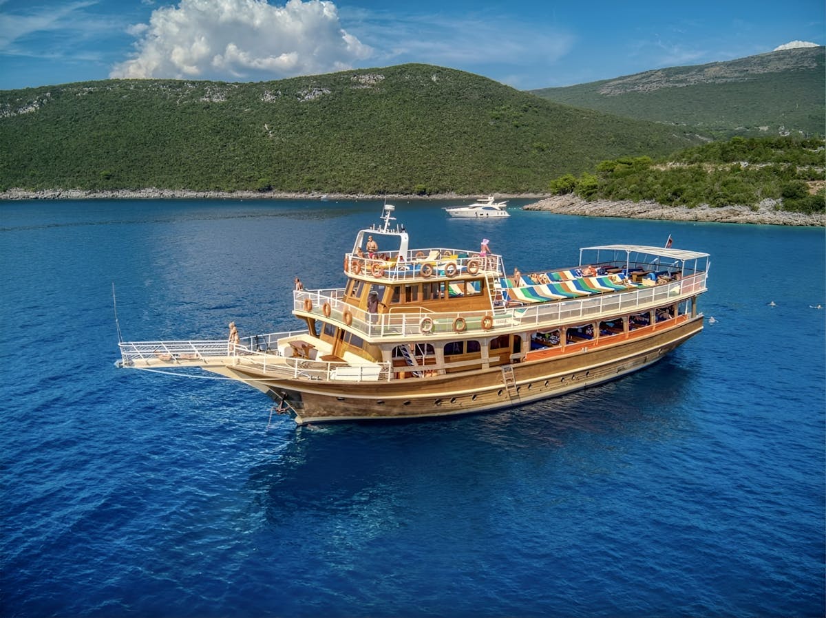Dagtocht vanaf Tivat naar Kotor met gids en zwemstop