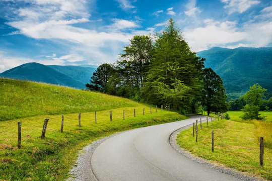 Audio-guided driving tour of the Smoky Mountains National Park