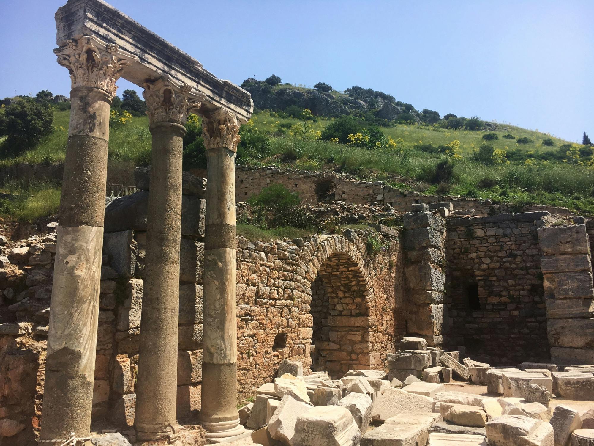Ancient Ephesus tour with ceramics centre and lunch