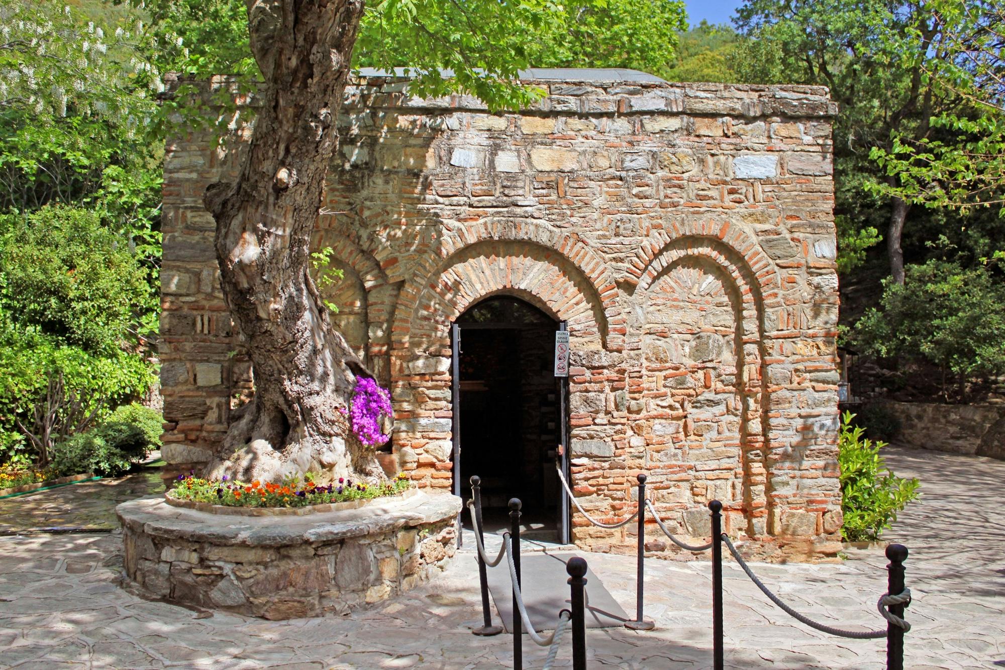 Ancient Ephesus tour with Virgin Mary House visit and lunch
