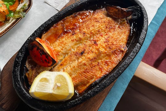 Tour in piccolo gruppo della città antica di Olympos con degustazione di pesce su piastrella