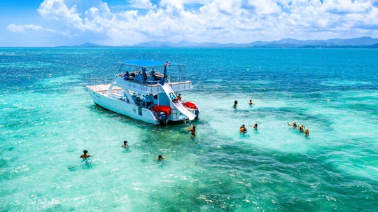Media Luna half-day catamaran tour