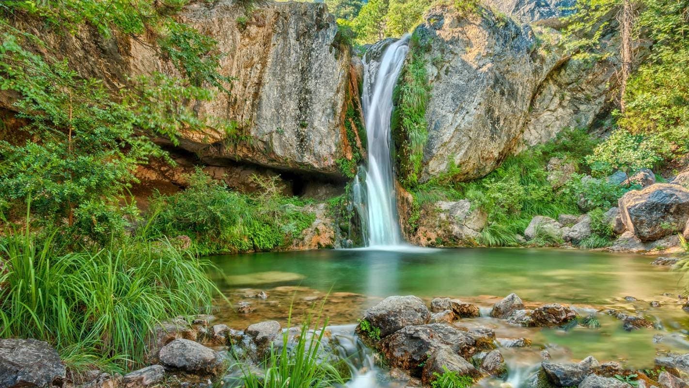 Aventure dans la nature et les chutes d'eau en Grèce du Nord