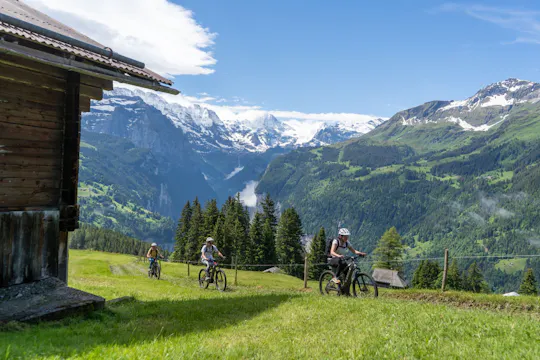 Passeio em bicicleta eléctrica de Lauterbrunnen a Isenfluh