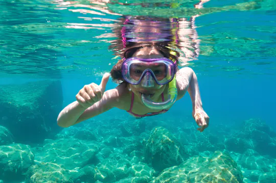 Entrada para la excursión en barco de tres horas con safari de snorkel en Binibeca, Menorca