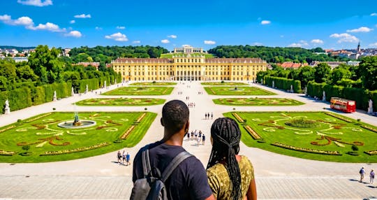 Entradas combinadas para Viena con Schönbrunn, visita a pie y transporte