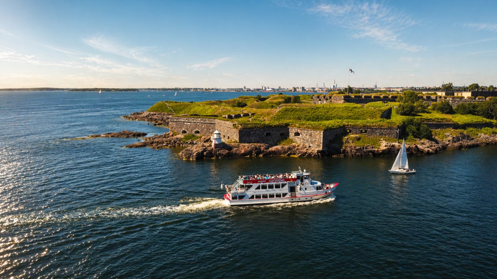 Tour in autobus sali e scendi di Helsinki e crociera turistica