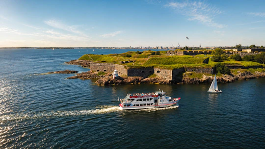 Helsinki Hop-on Hop-off bus tour and sightseeing cruise