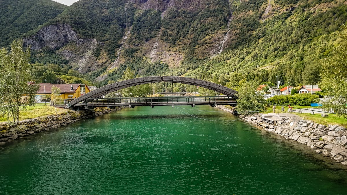 Privé transfer vanaf Flåm naar Bergen, vanaf de fjorden naar de stad