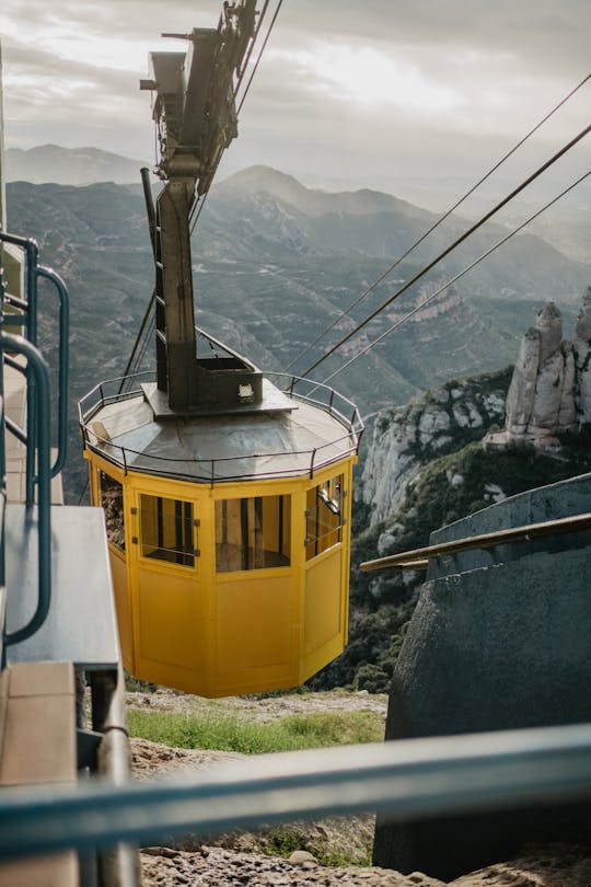 Billete de ida y vuelta teleférico Aeri Montserrat