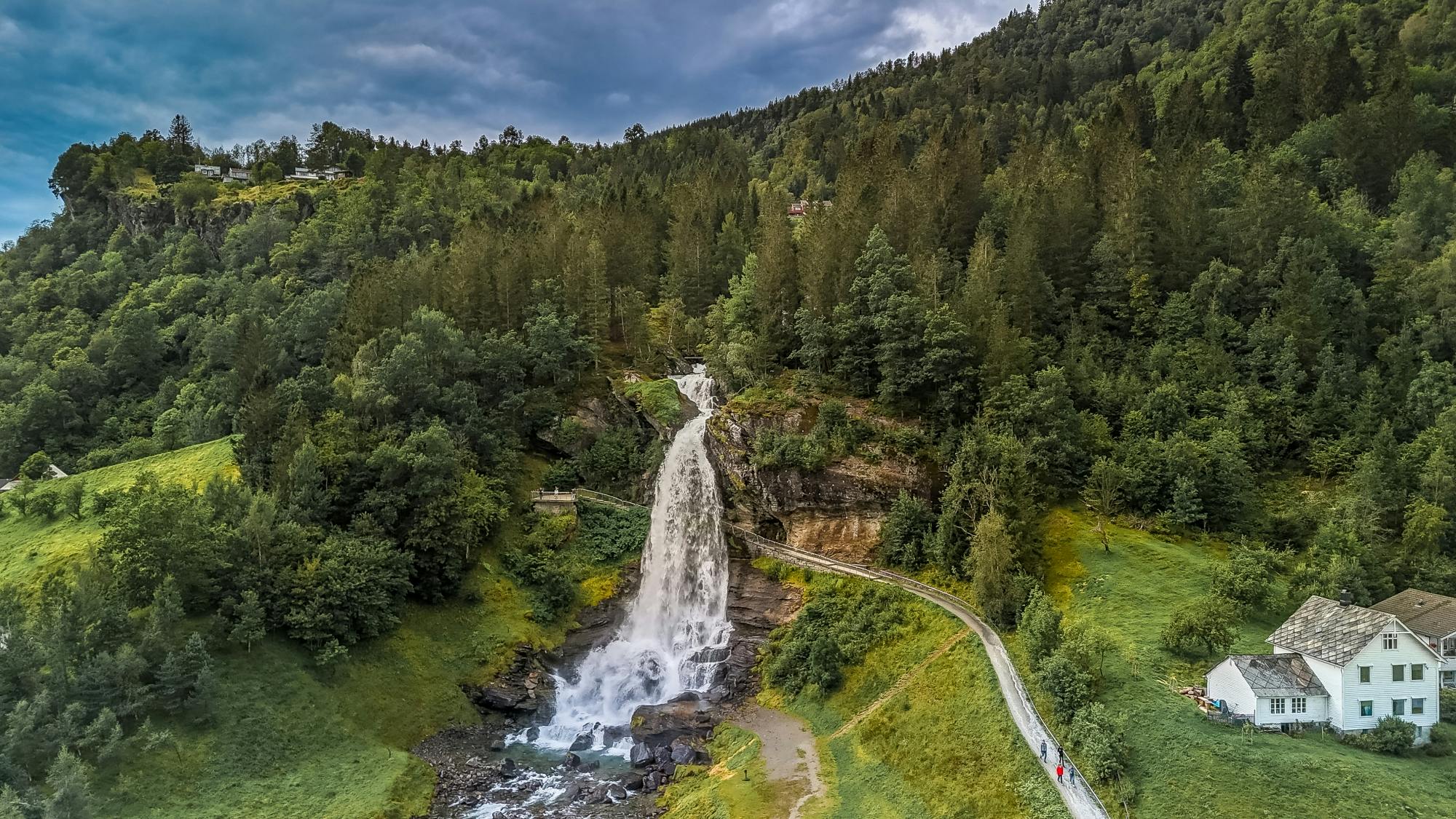 Prywatny transfer z Bergen do Norheimsund i Øystese w Hardanger