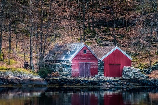 Excursão privada ao Hardangerfjord a partir de Bergen com cascatas