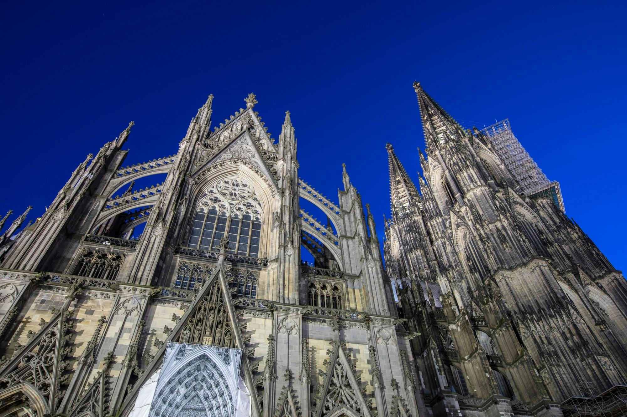 Walking tour discovering Cologne's medieval history
