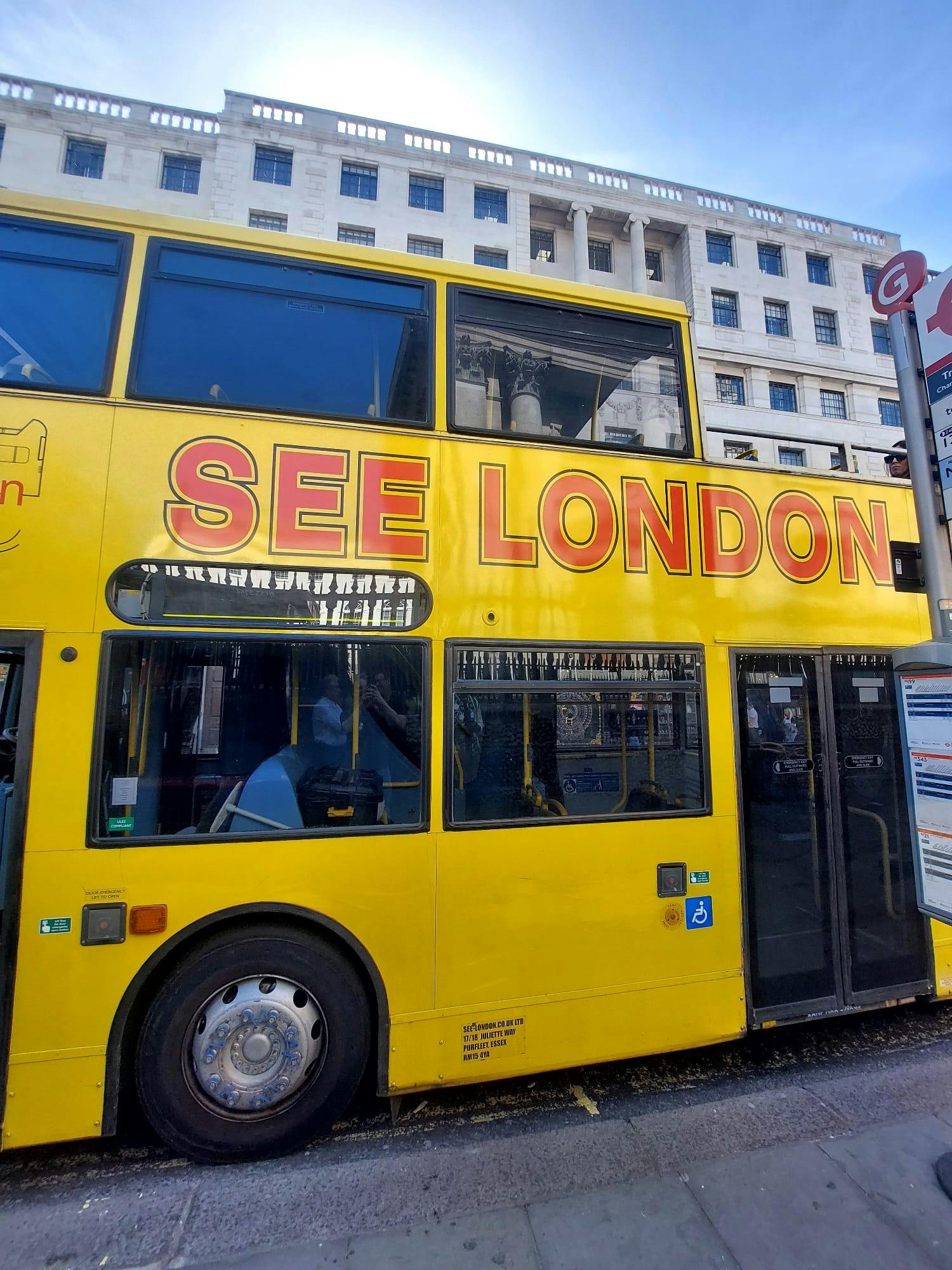Panoramic London 2-hour open-top bus tour with live guide