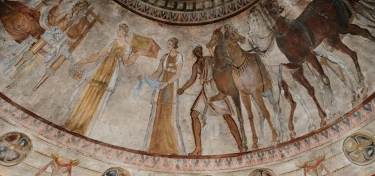 1-day tour to the Valley of Roses and Kings from Veliko Tarnovo