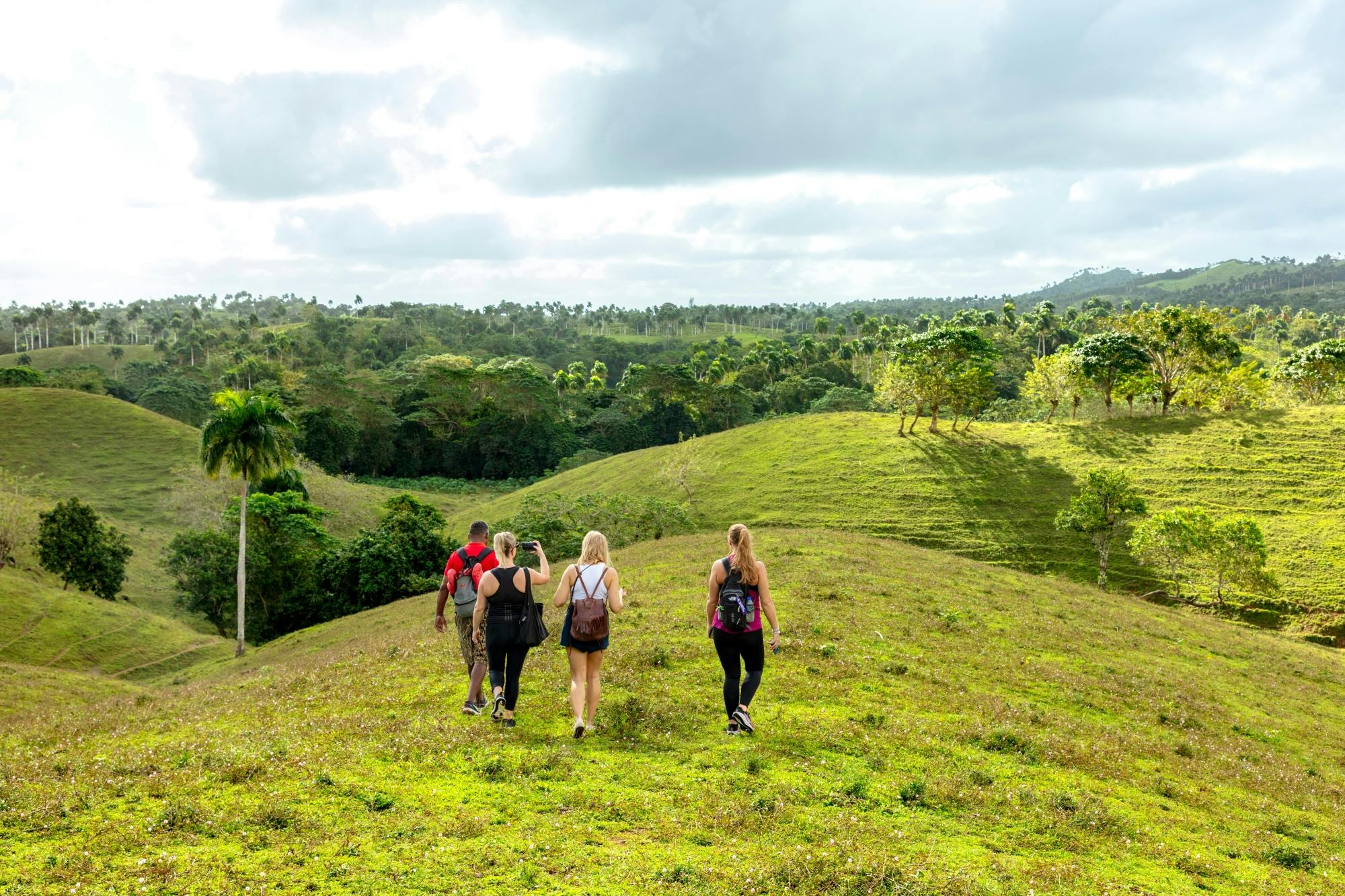 Half-day small group walking tour in the Anamuya Mountains