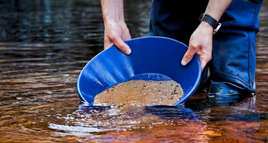 Gold panning adventure in Leipzig