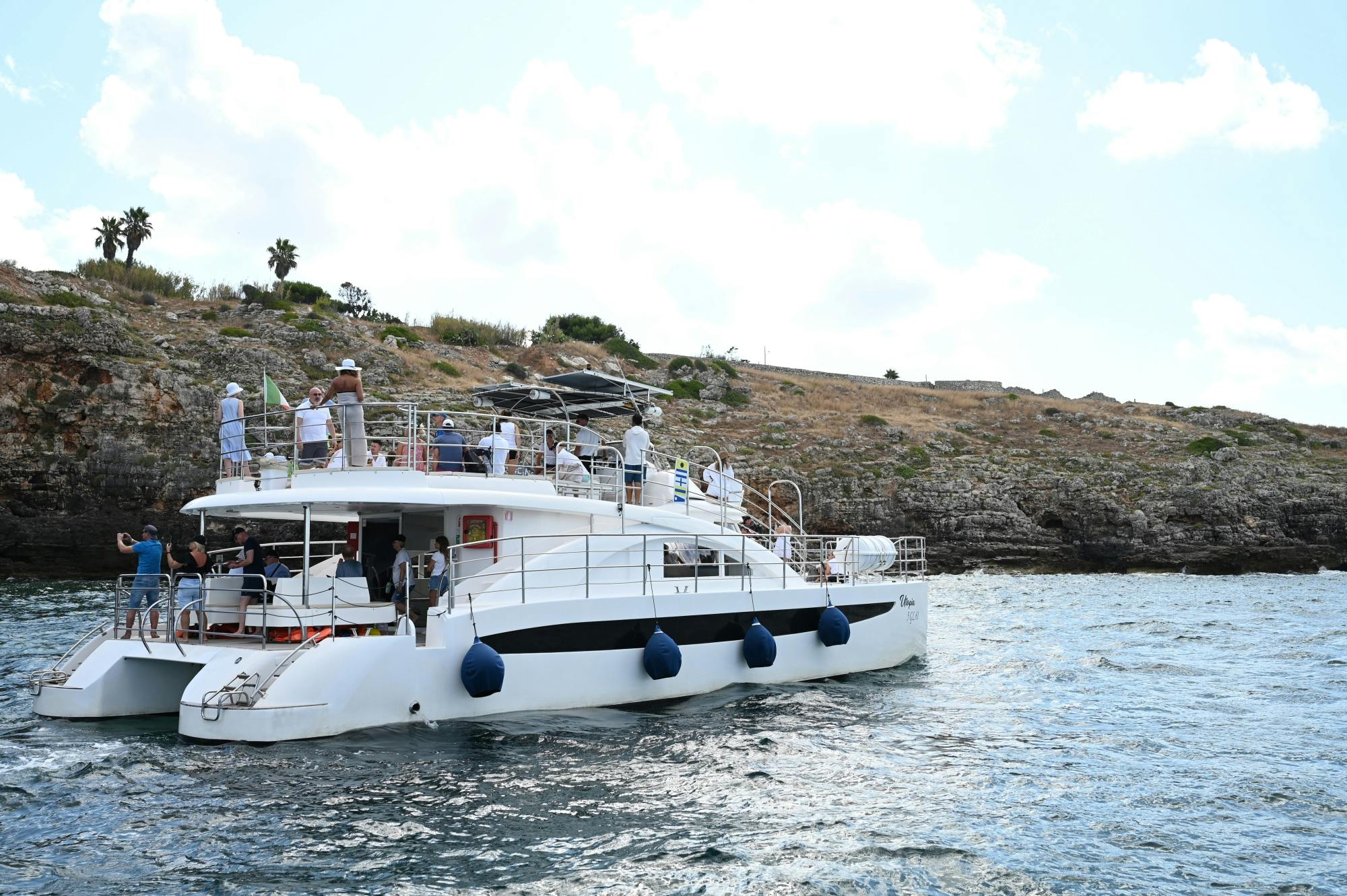 Yacht cruise from Torre Vado - Utopia boat