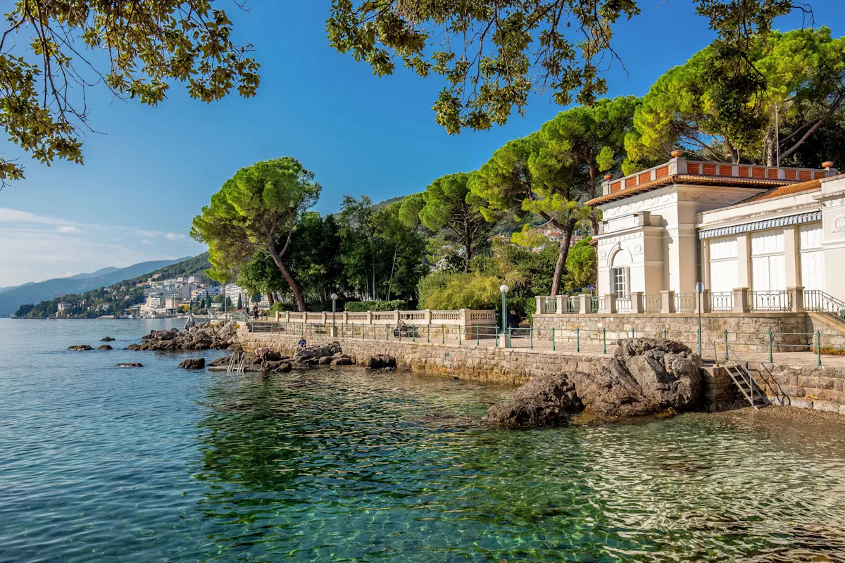 Kvarner Bay tour with Opatija, Lovran and Croatian specialties