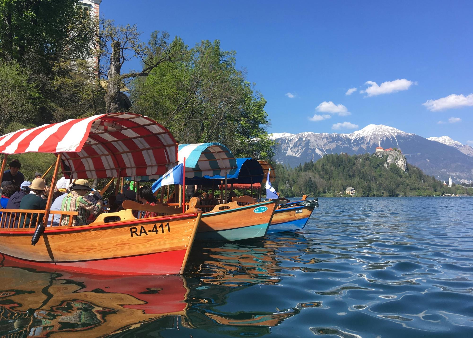 Summer tour of Slovenia’s Lake Bled with castle and boat ride