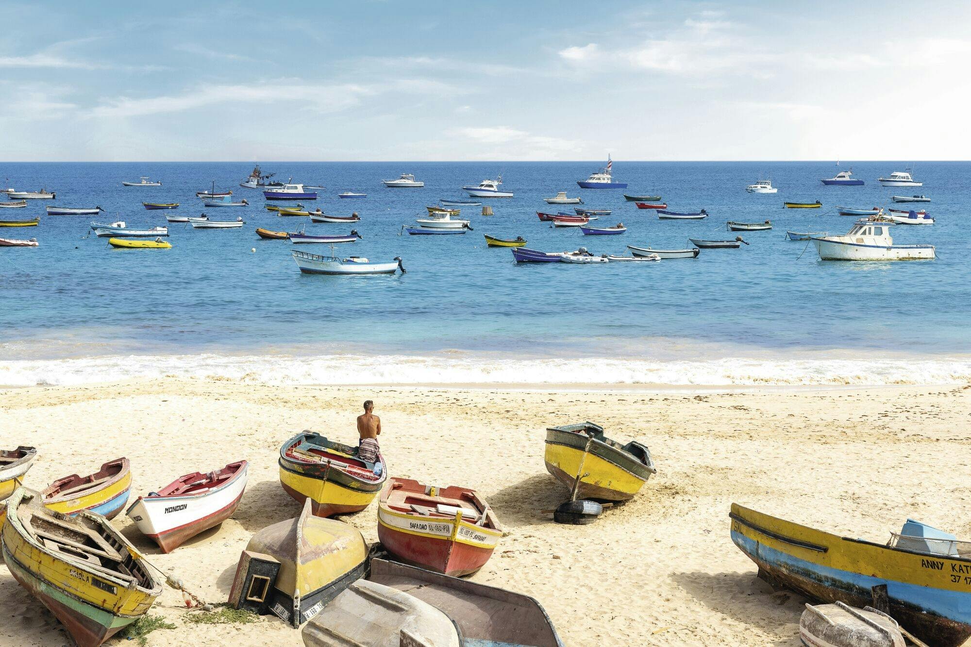 Sal Highlights mit Geländewagen und Katamaran