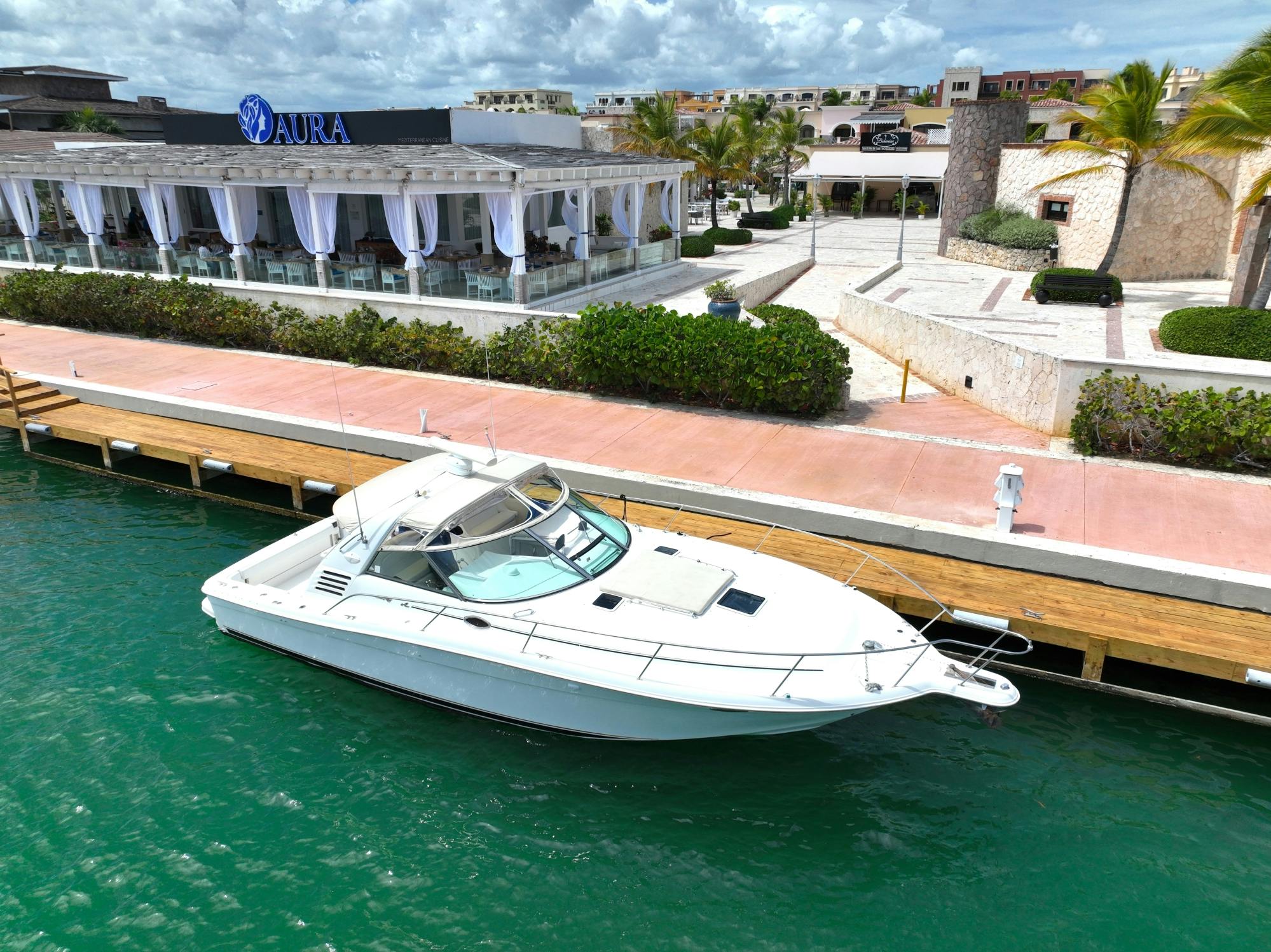Private Sea Ray yacht trip from Cap Cana Marina