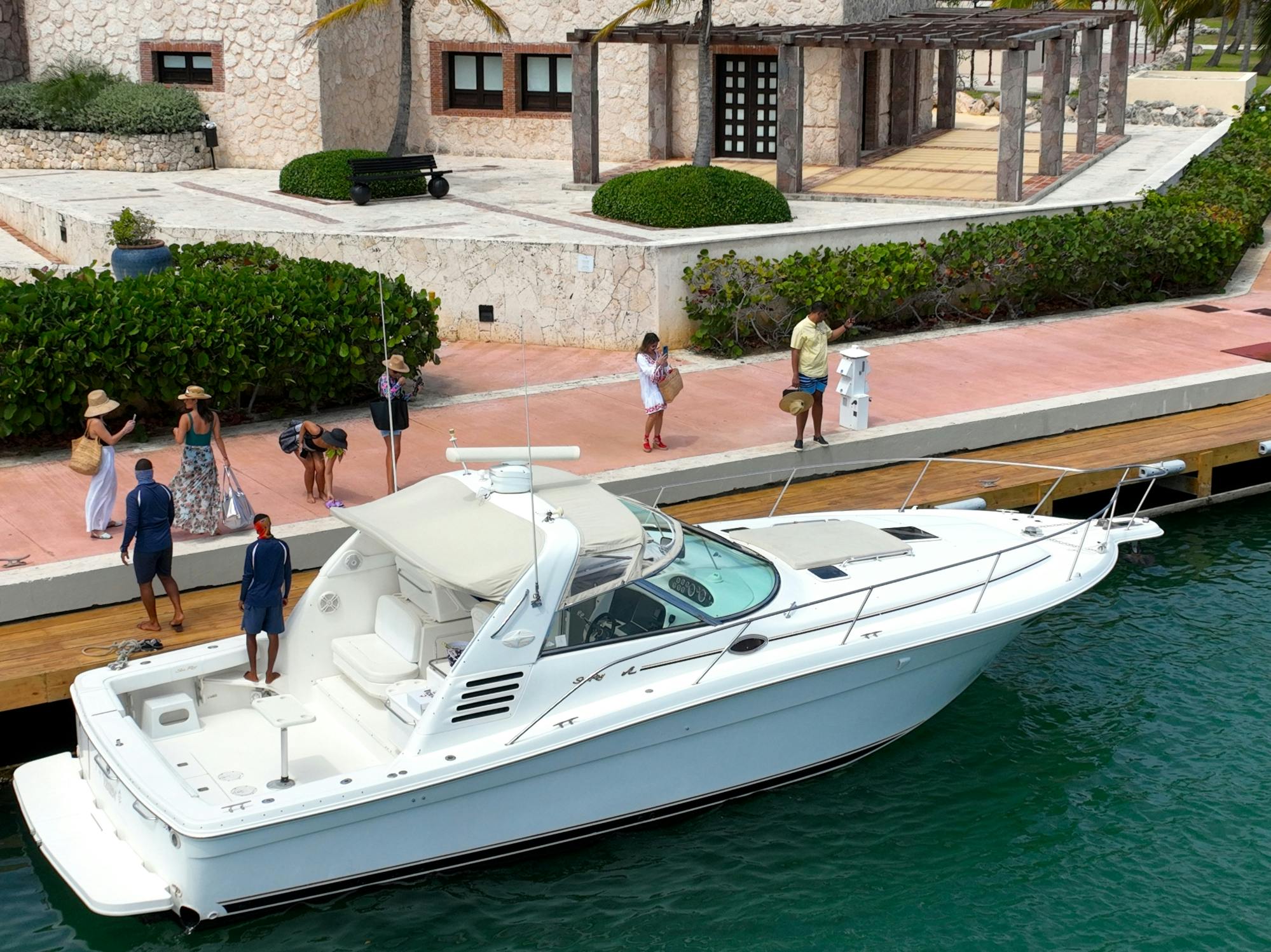 Private Sea Ray yacht trip from Cap Cana Marina