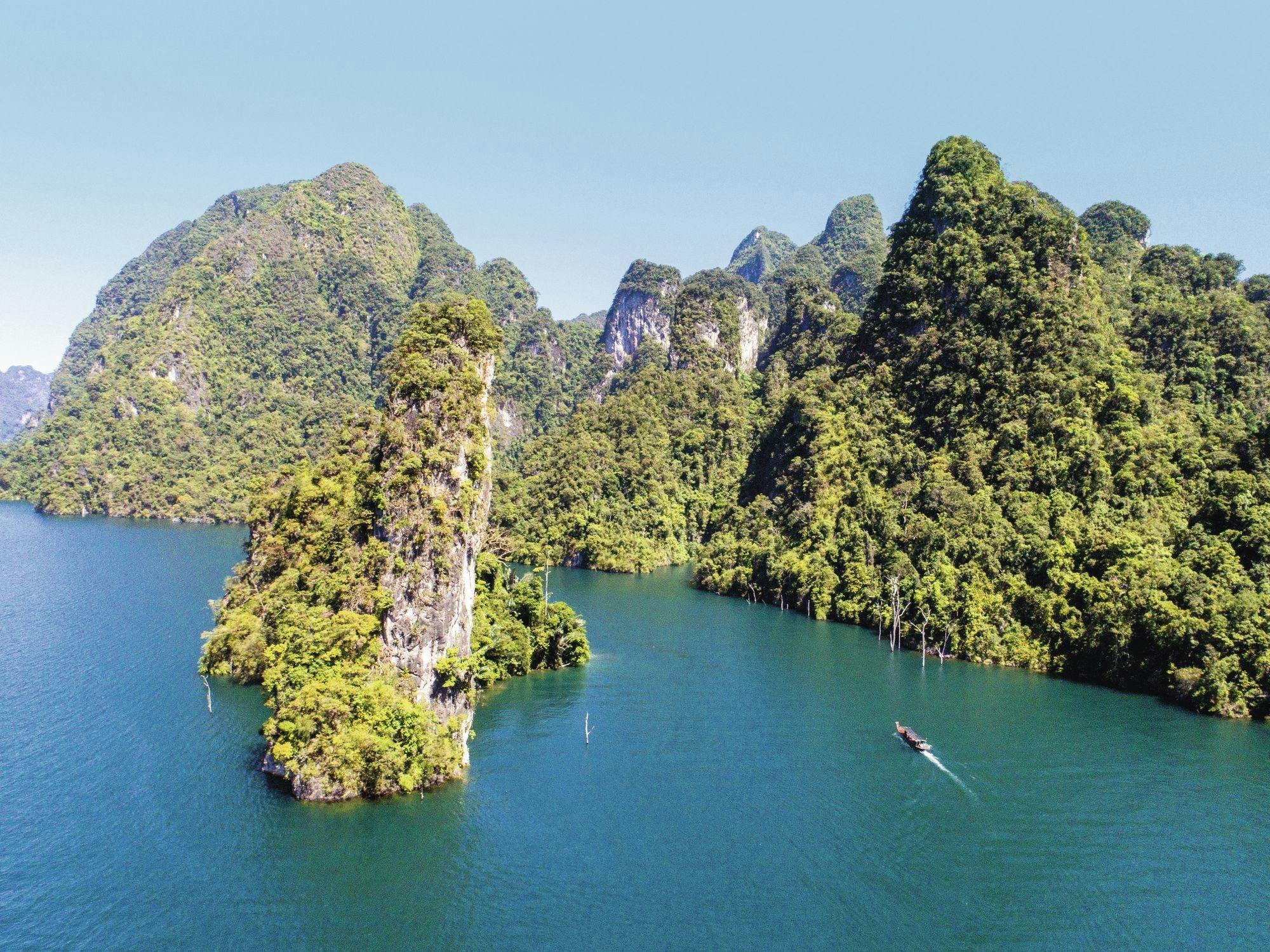 Día completo en el Parque Nacional de Khao Sok con crucero en barco de cola larga desde Khao Lak