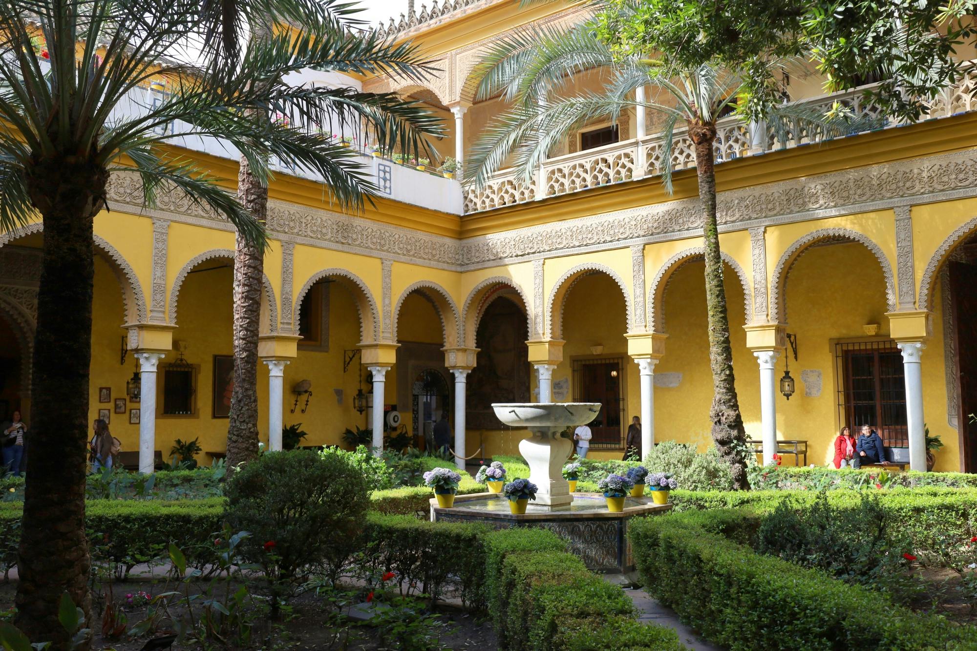 Seville highlights tour with Las Setas and Las Duenas Palace