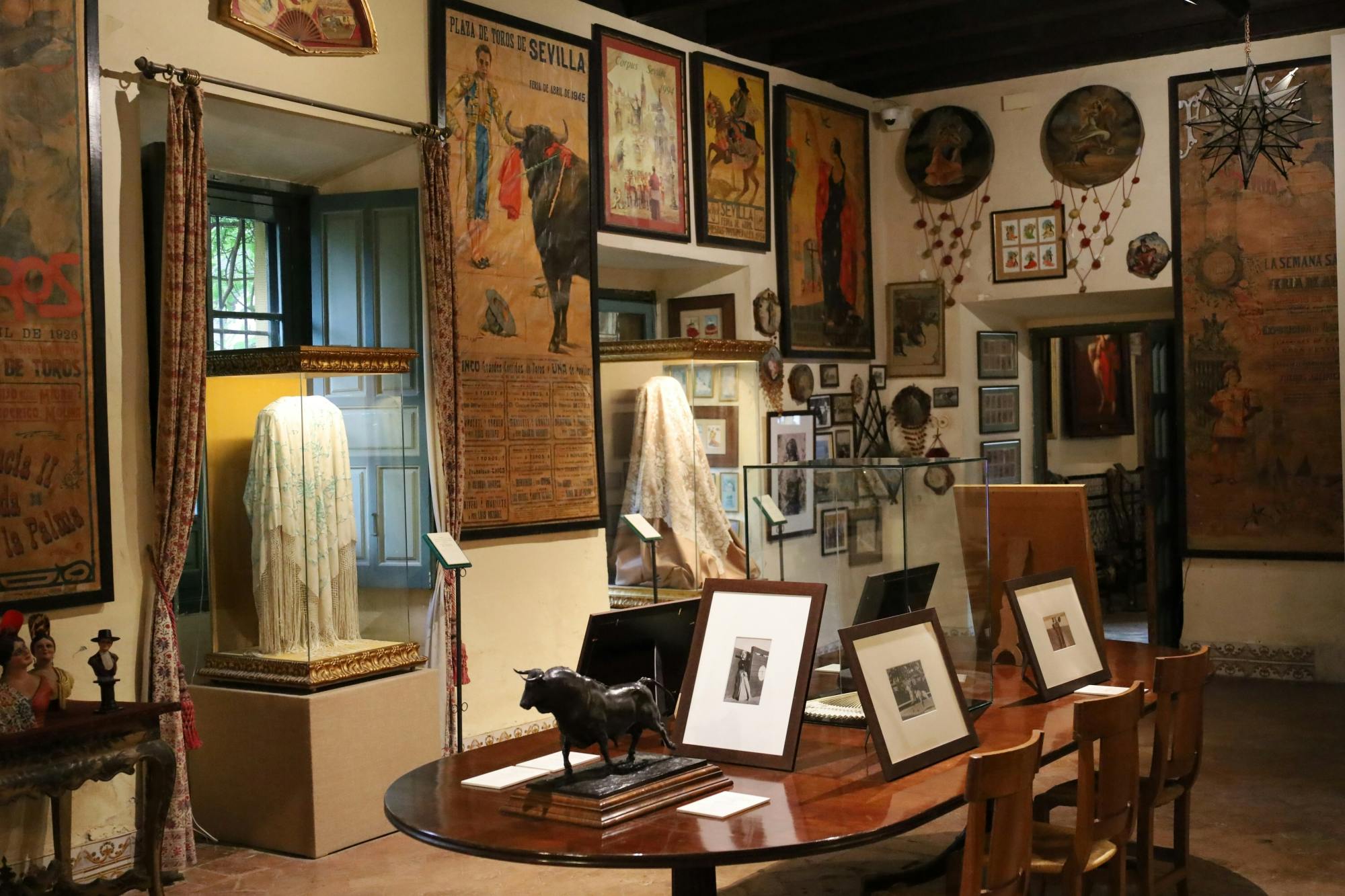 Seville highlights tour with Las Setas and Las Duenas Palace