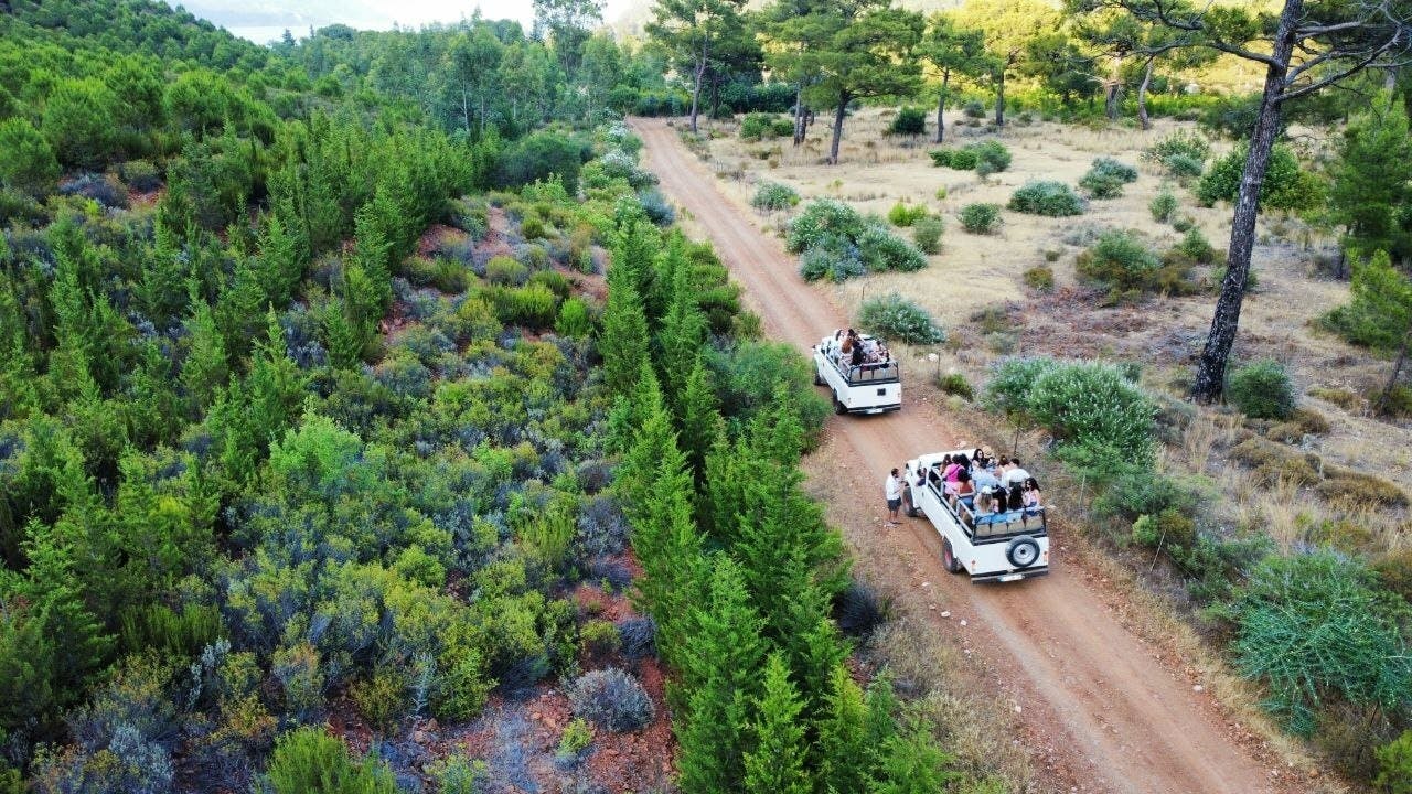Afternoon 4x4 tour of Olympos & Yanartaş from Kemer