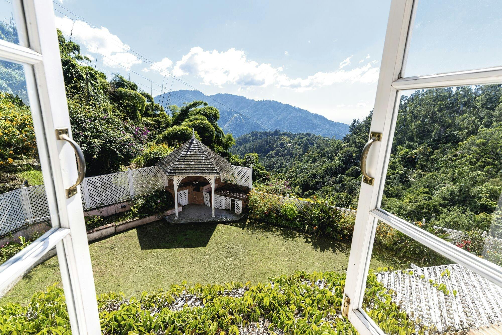 Kingston and Blue Mountains tour with Bob Marley Museum