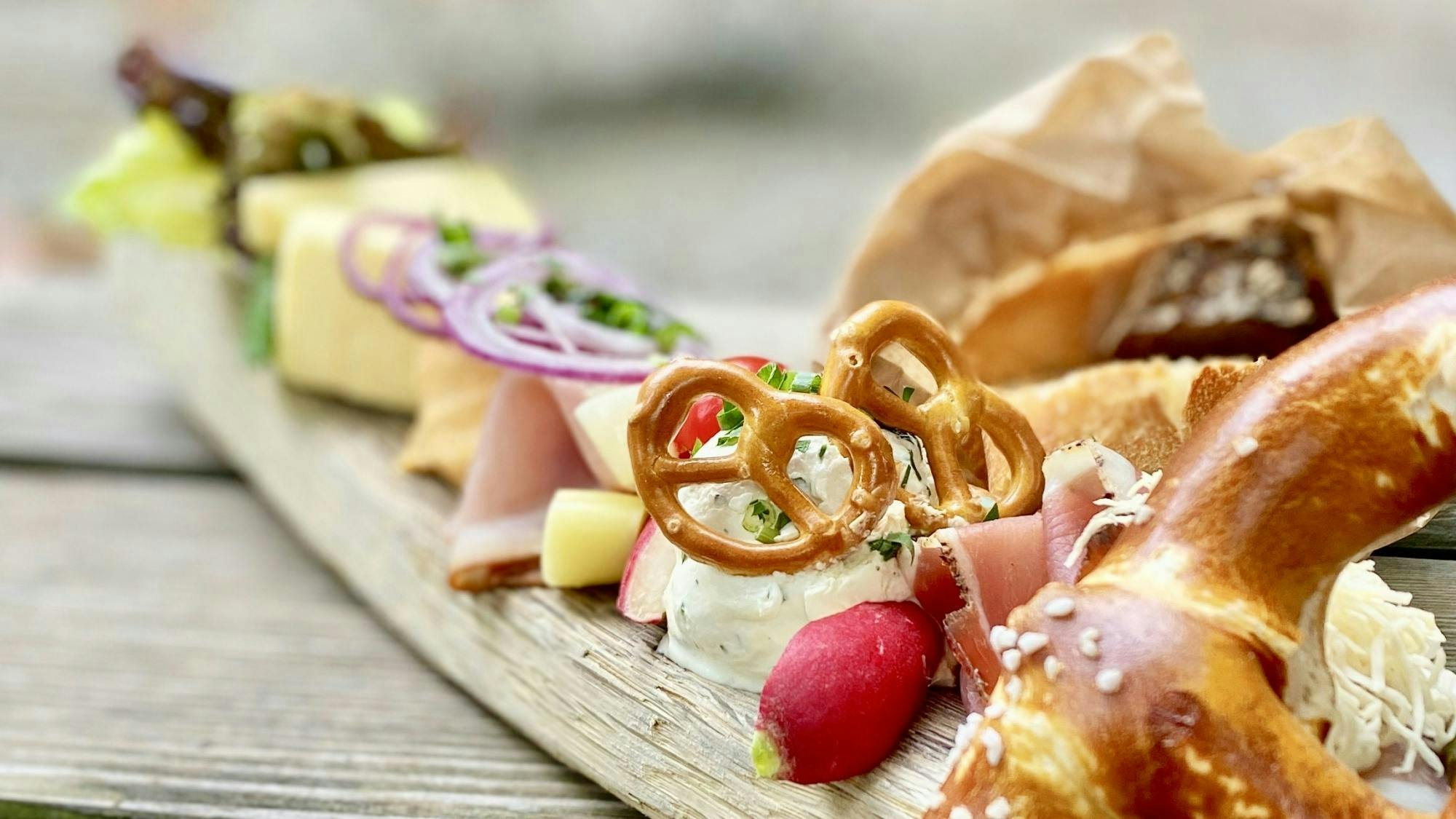 Brewery private tour in Munich with beer tasting and snacks