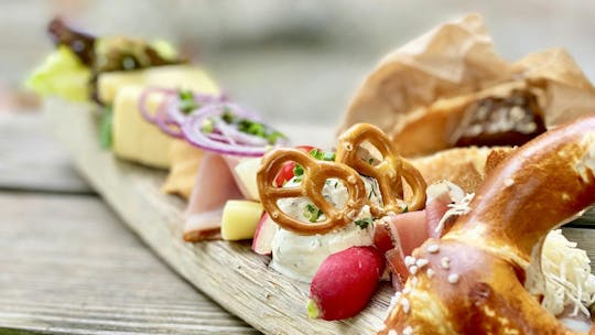 Brewery private tour in Munich with beer tasting and snacks