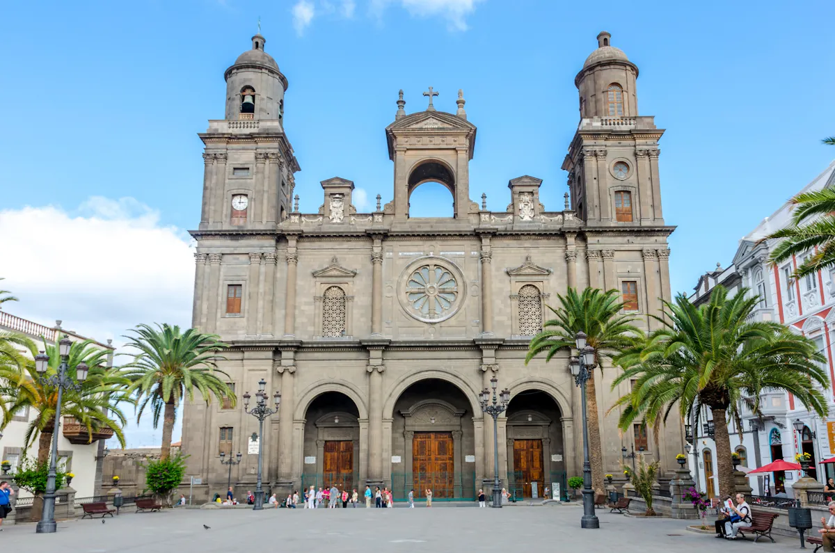 Las Palmas tour with free time in Vegueta and shopping
