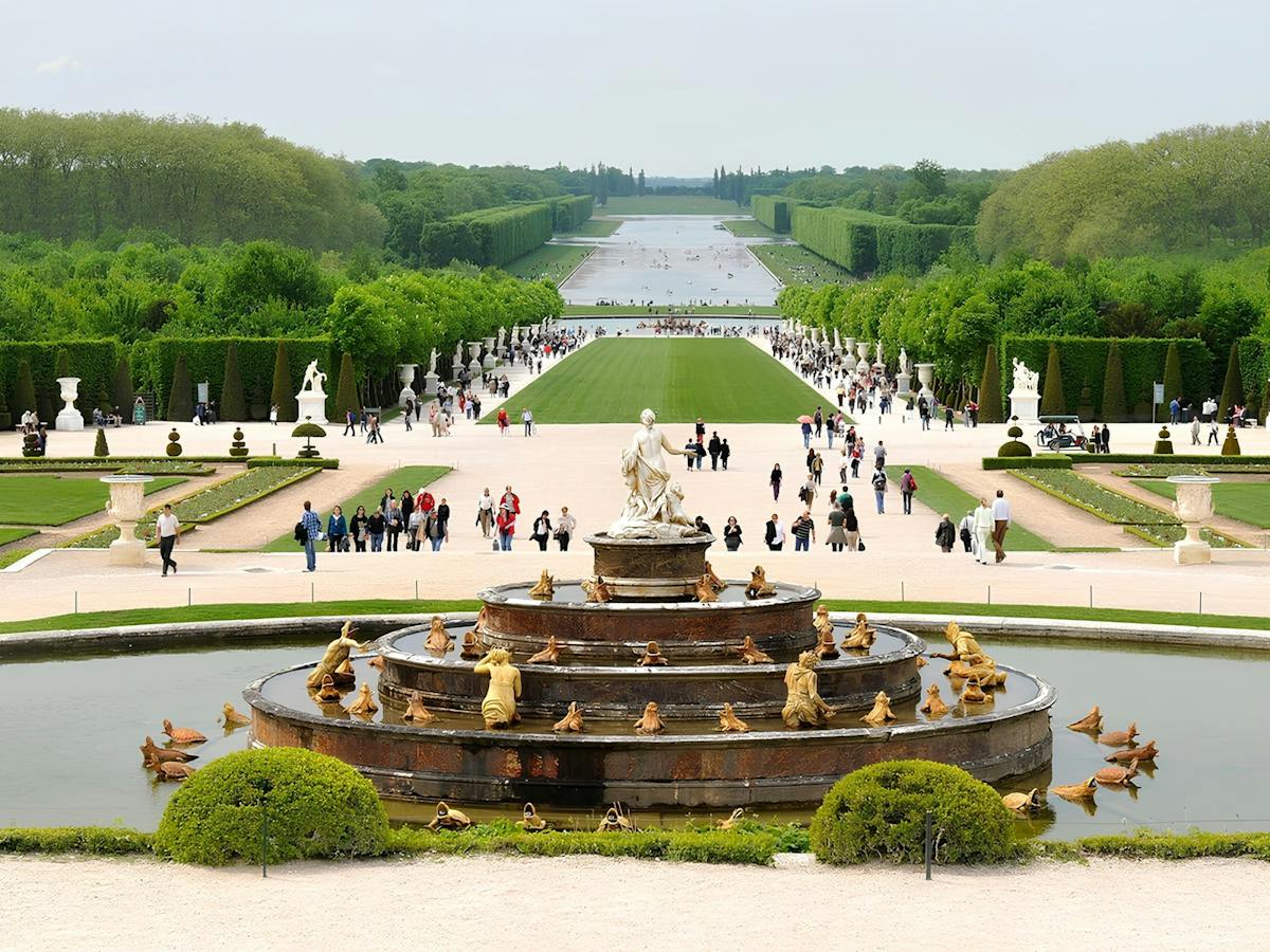 Versailles with gardens self-guided tour with skip-the-line entry