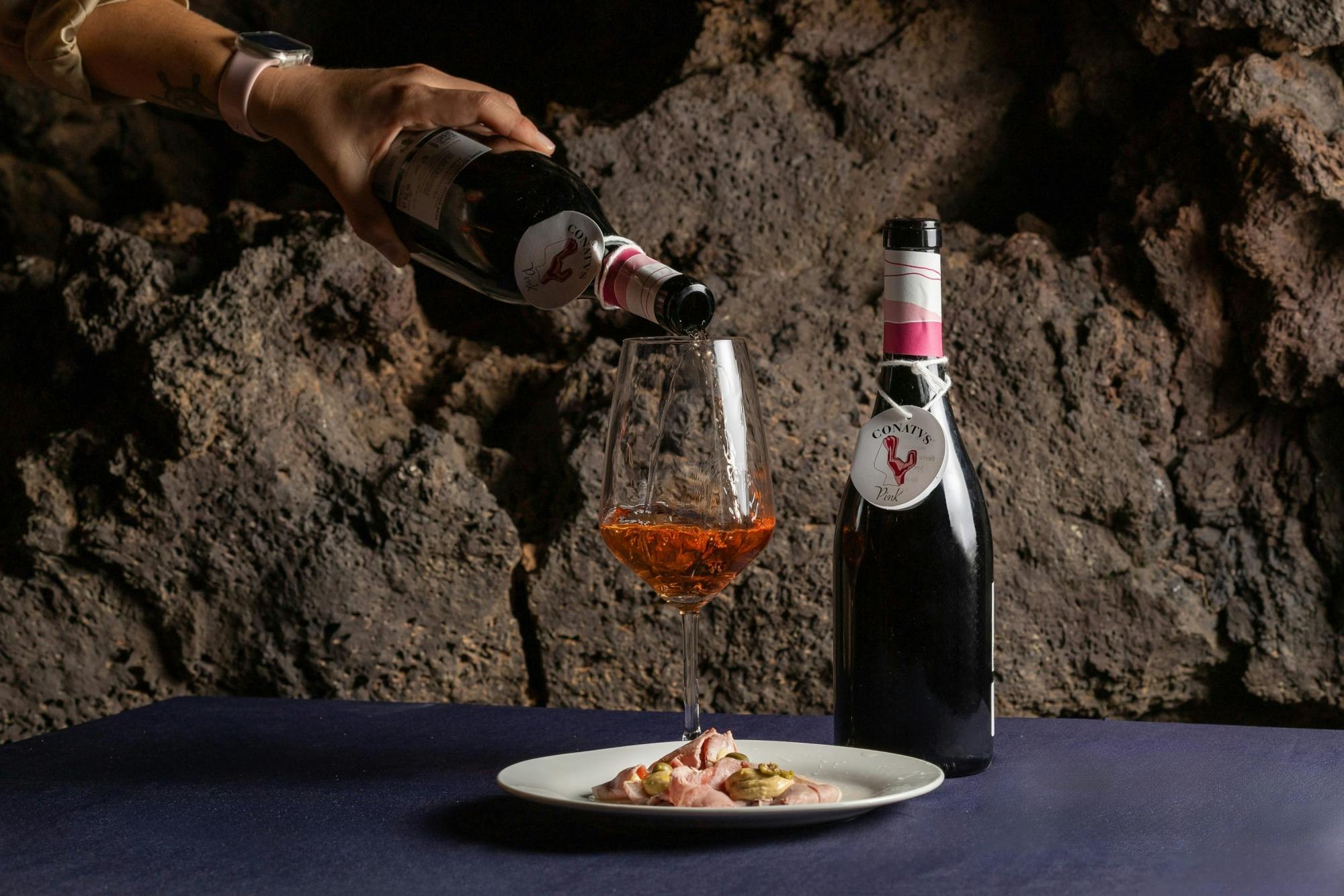Family wine-tasting tour of Conatvs Winery in Fuerteventura