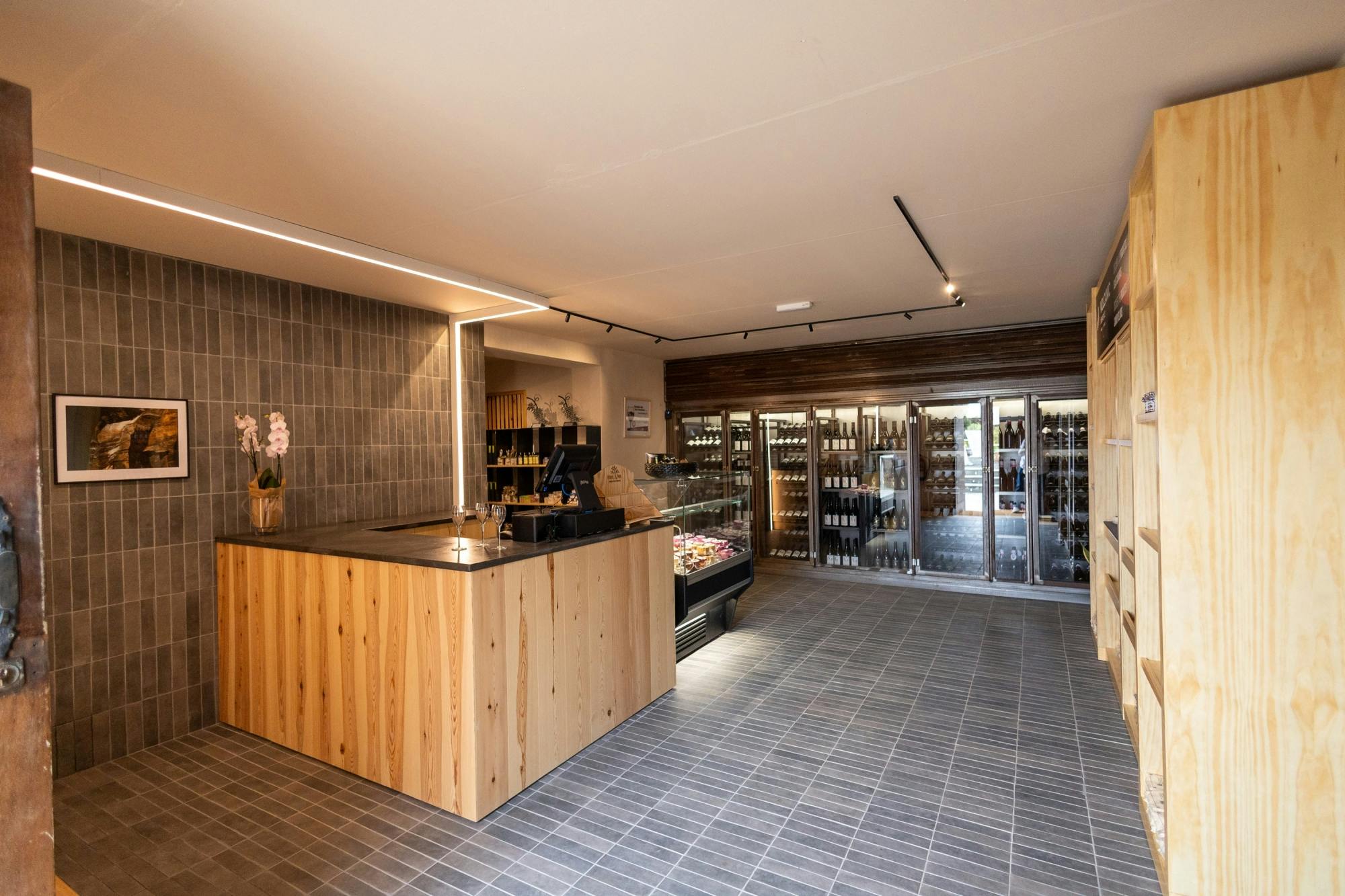 Adults wine-tasting tour of Conatvs Winery in Fuerteventura