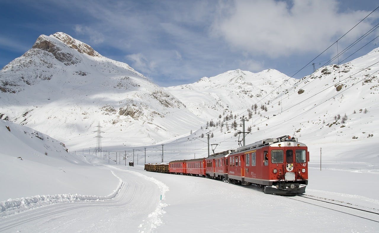 Glacier Express ride from Chur to Andermatt with private pick-up