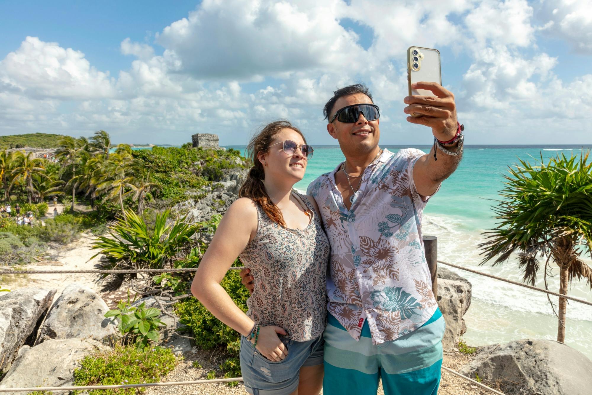 Guided tour of Tulum and visit to a modern Maya community