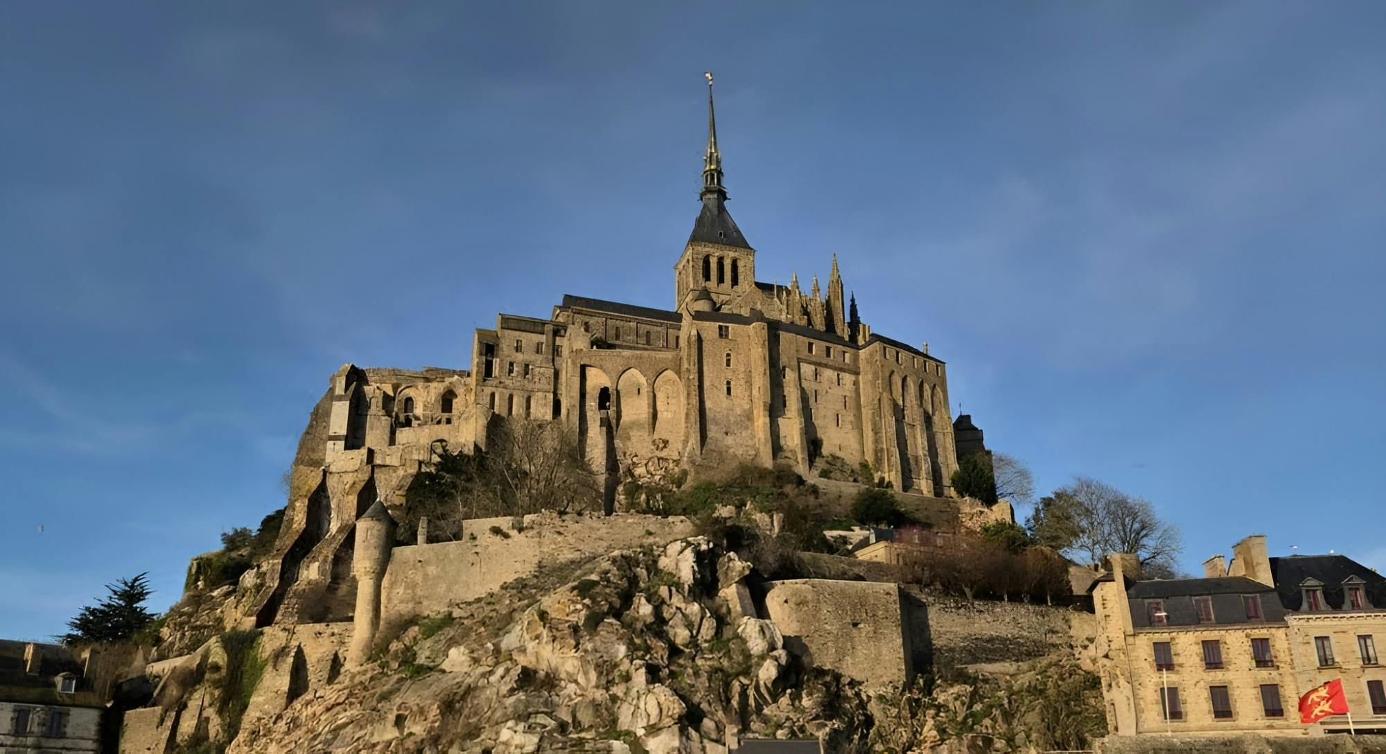 Visita de un día al Monte Saint-Michel con entrada a la Abadía desde París